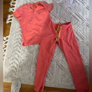 Figs top and bottom size small